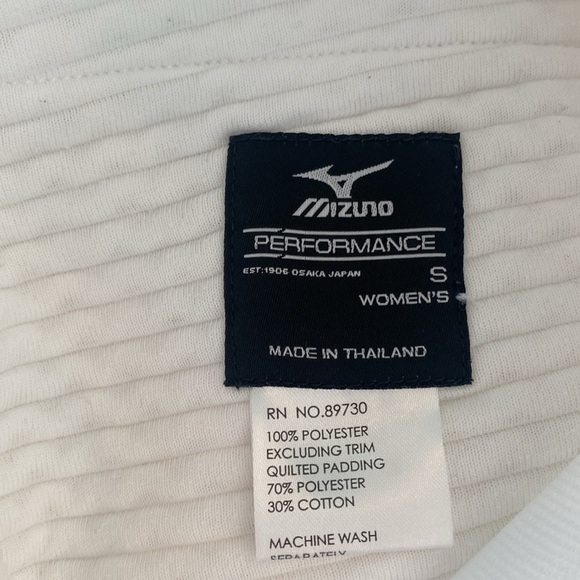 Mizuno Softball π₯ Pants (white pants with navy blue stripe) - Picture 3 of 4